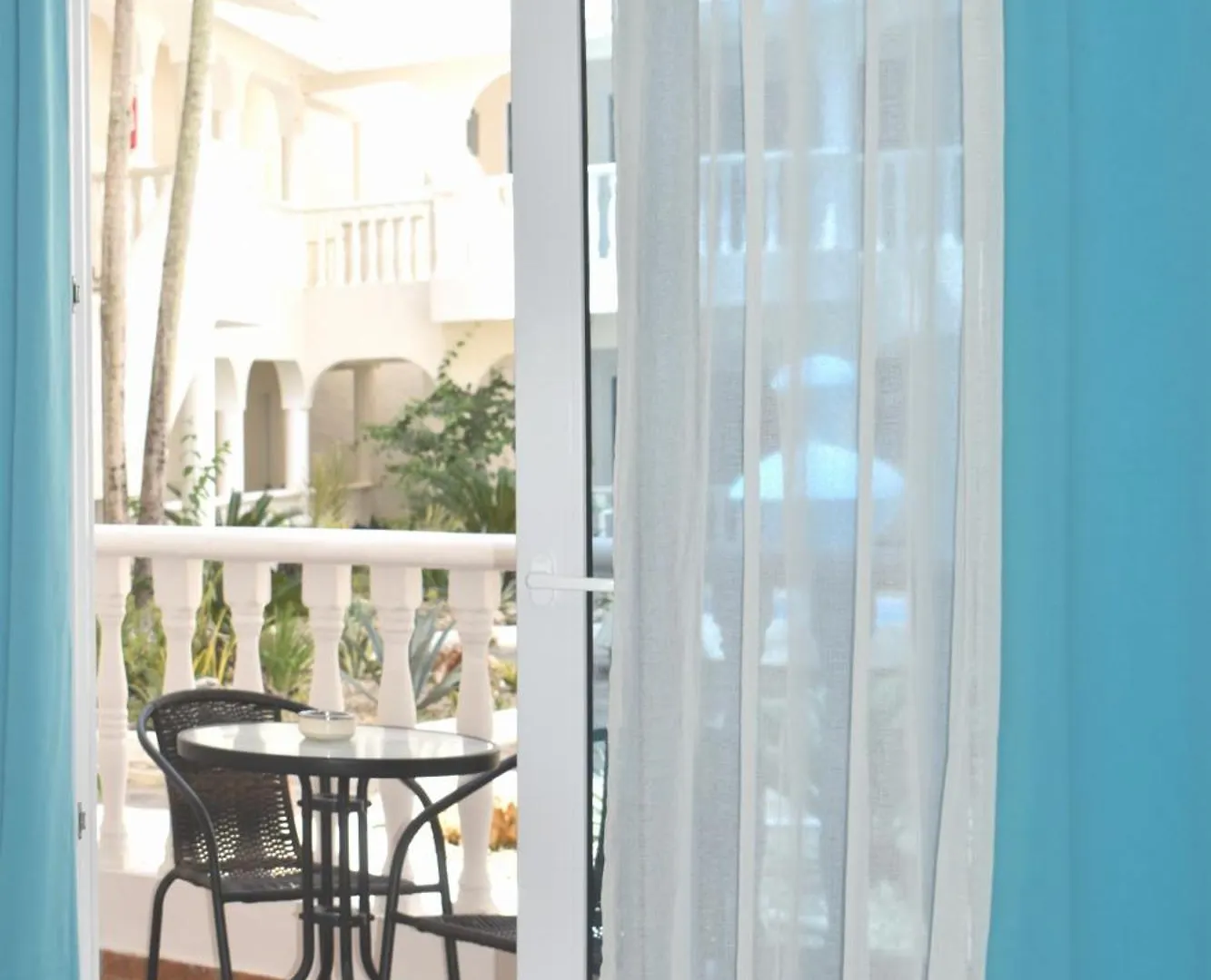 Hotel Tropical Casa Laguna Cabarete